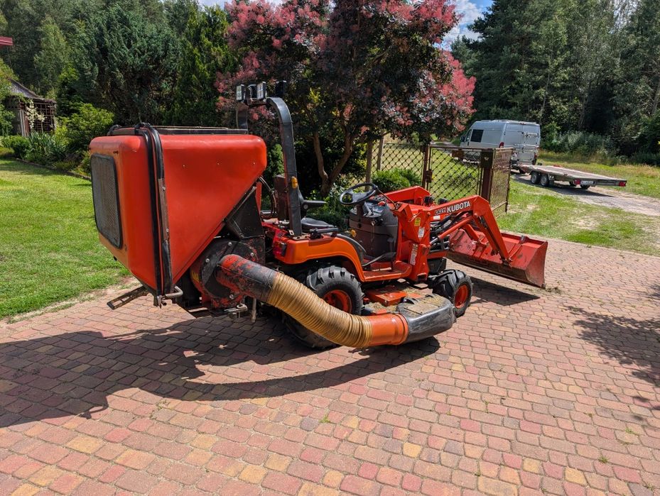 Kosz na trawę Kubota do traktorka na WOM wywrót hydrauliczny