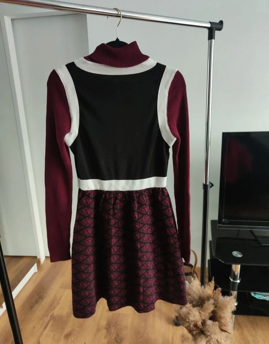 Sukienka bawełniana z golfem Tommy Hilfiger & Zendaya