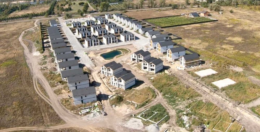 Комерційне приміщення 32 кв.м в котеджному містечку. Пухівка, Рожни