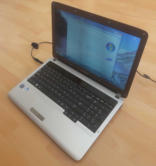 Samsung R530 - bez zasilacza, dysku, baterii - stan bardzo dobry