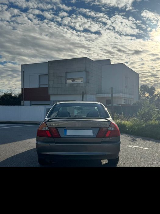 Mitsubishi lancer glx 1.3 i