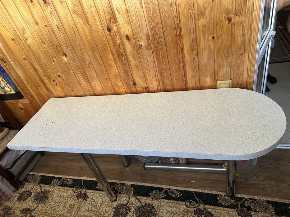 Продам стол на кухню