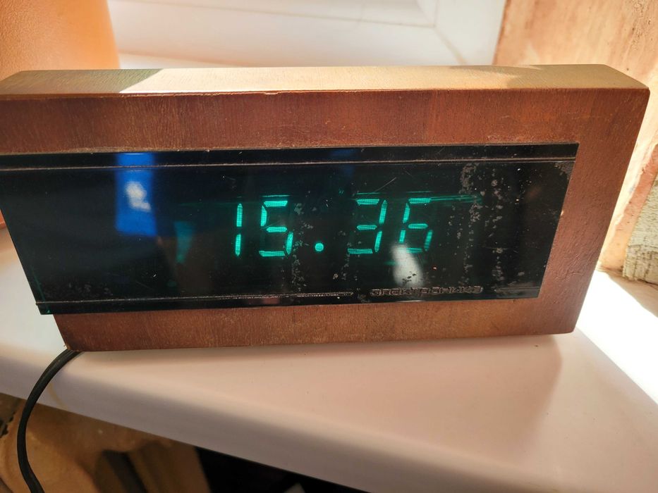 Часы настольные ссср электроника 6.15М