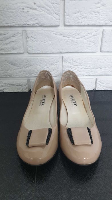 Туфлі лакові жіночі