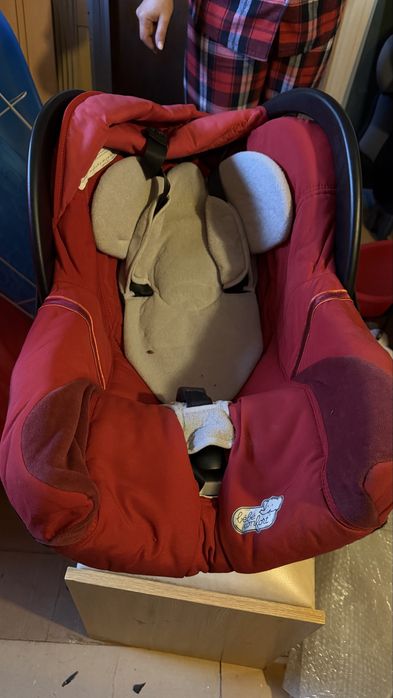 Cadeira de passeio e ovo lolla em bom estado e cobertura para a chuva