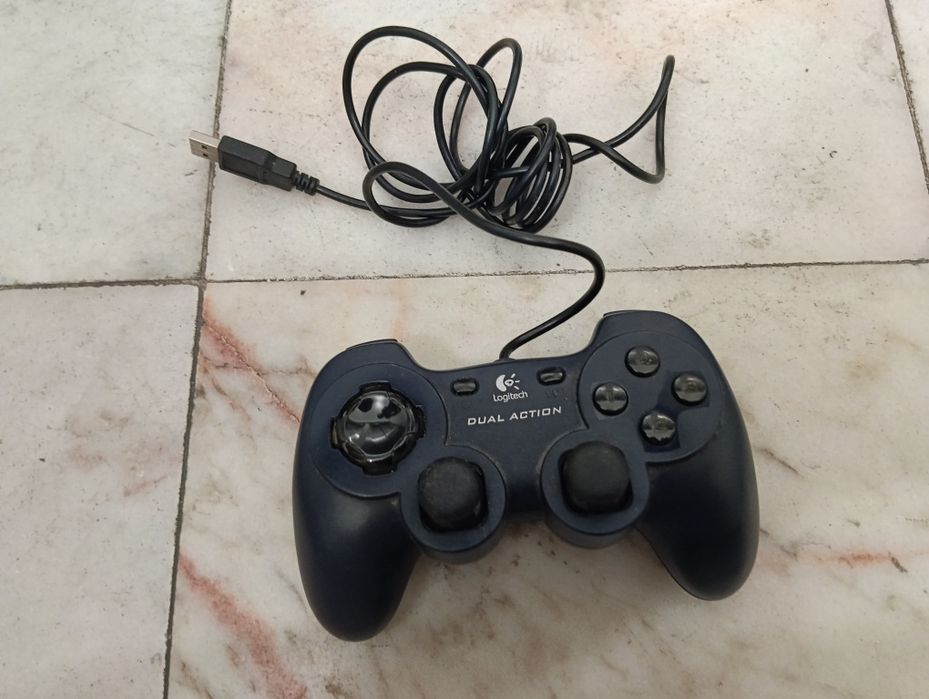 Gamepad / Comando com Fio Logitech para PC (Modelo Retro Dual Action/Rumblepad)