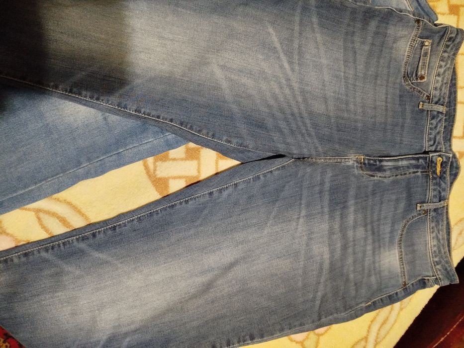 Жіночі джинси, продам.