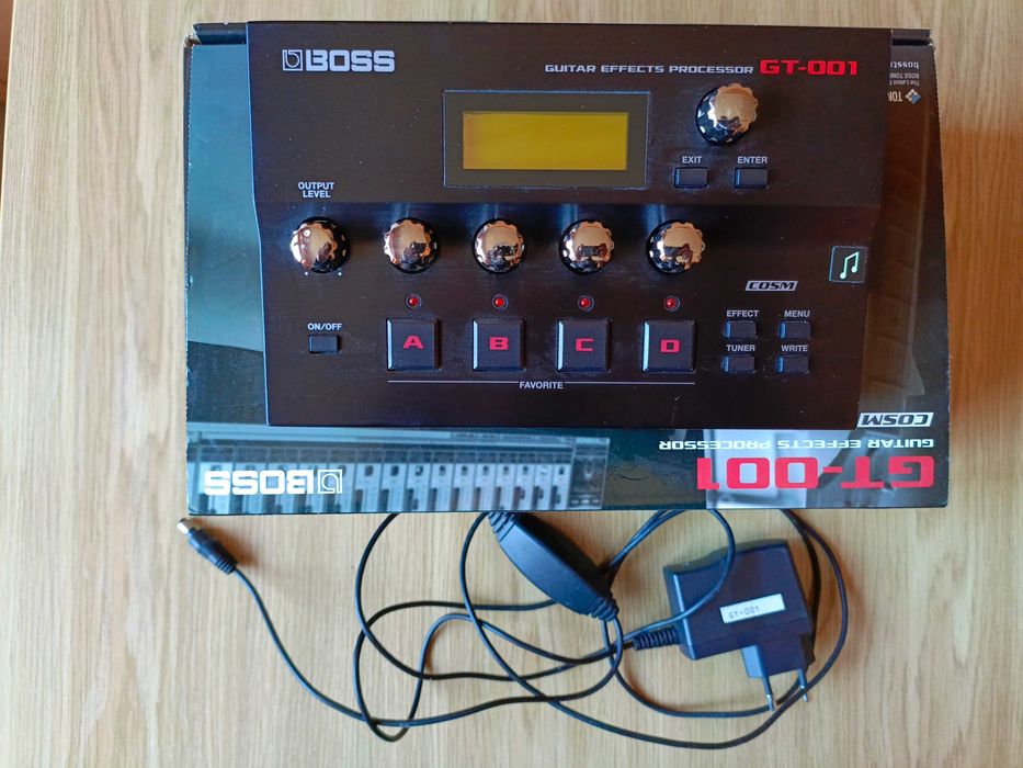Boss GT-001 multiefekt