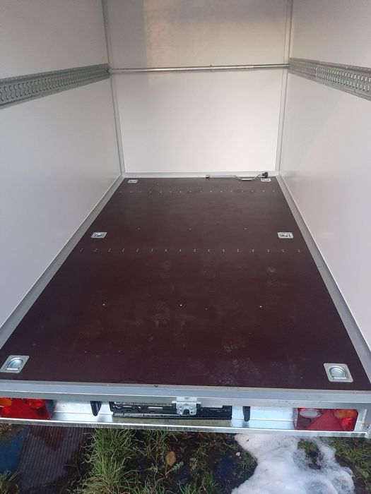 Przyczepka Kontener  Marki "WIOLA" .