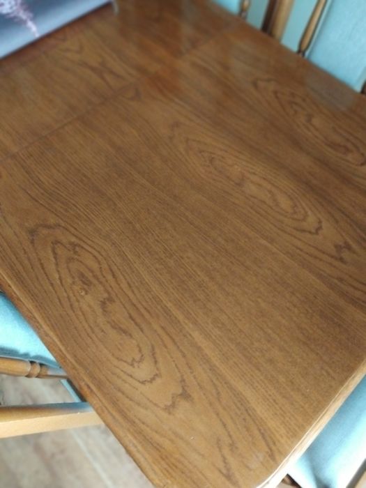 Stół dębowy z krzesłami