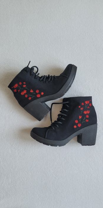 Botki na obcasie Sinsay