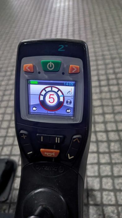 Cadeira de Rodas Eléctrica Invacare Storm 4 X-plore – Elevatória e Reclinável