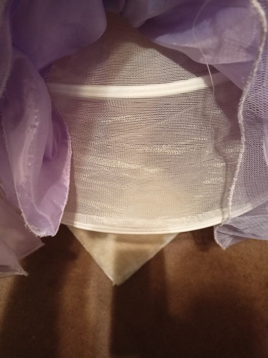 Продам гарну святкову сукню для дівчинки