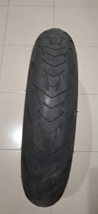 2 pneus  mota Michelin
