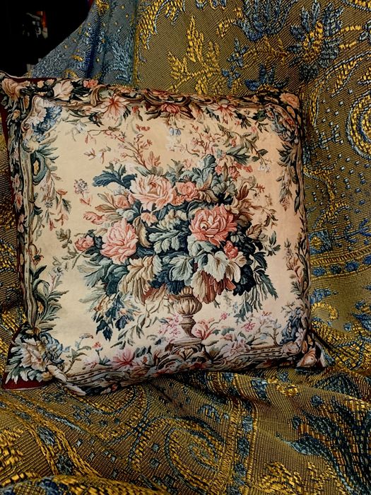 Наволочки ручнои работы с вышивкои