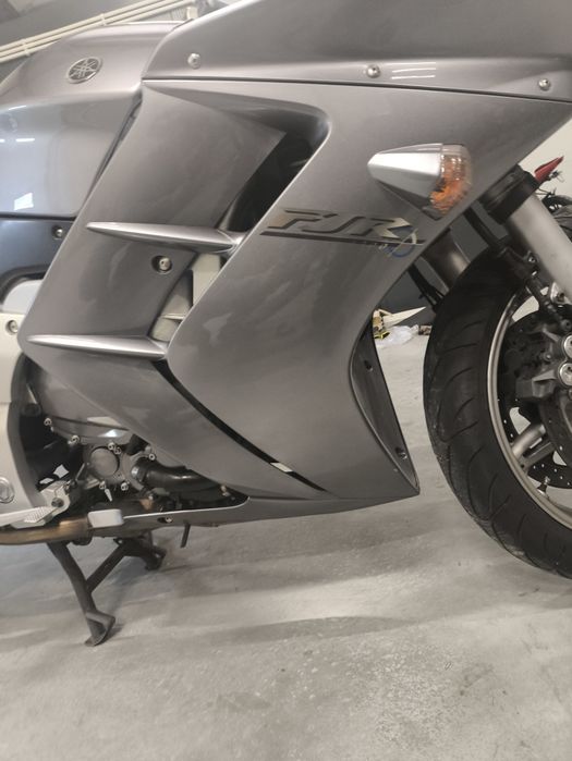 Yamaha fjr 1300 owiewka boczna kierunkowskaz komplet 2003