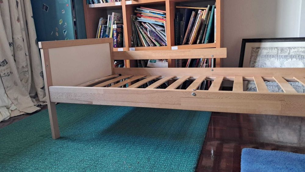 IKEA Sniglar cama infantil / para crianças pequenas COM estrada, colchão e protetor de colchão