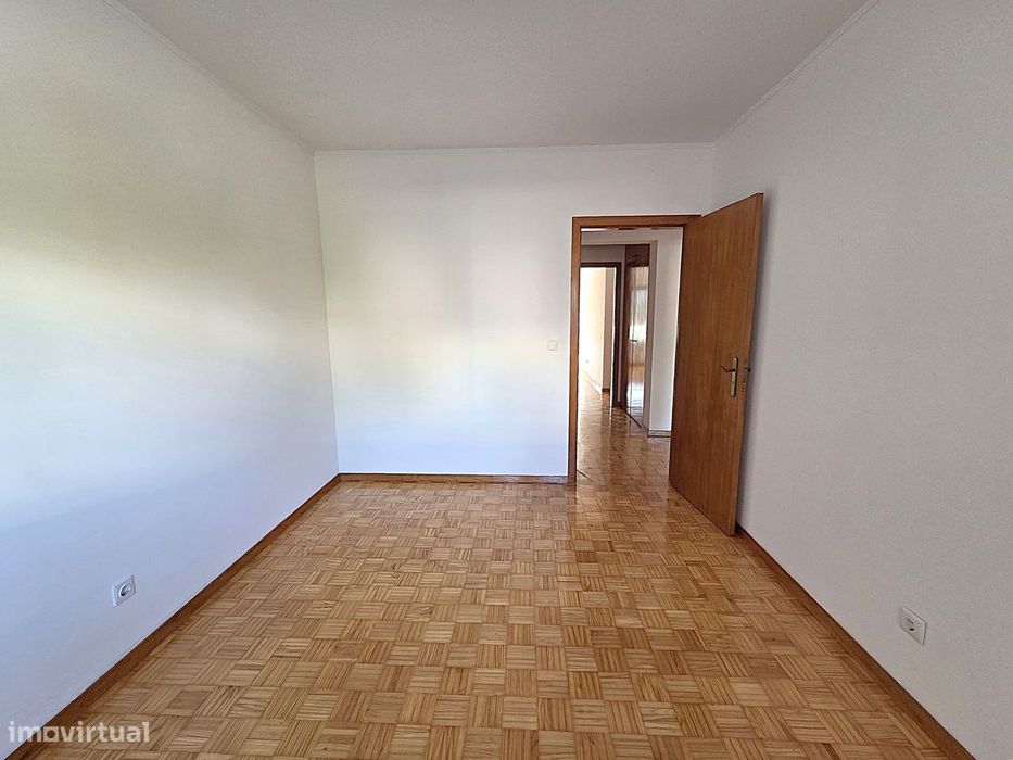 MONTE DA CAPARICA - T3 com Parqueamento