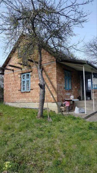 Продається дачна ділянка з будинком