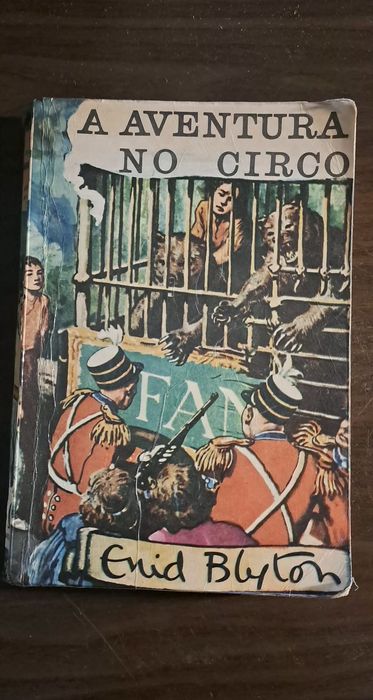 Livro "A Aventura no Circo "