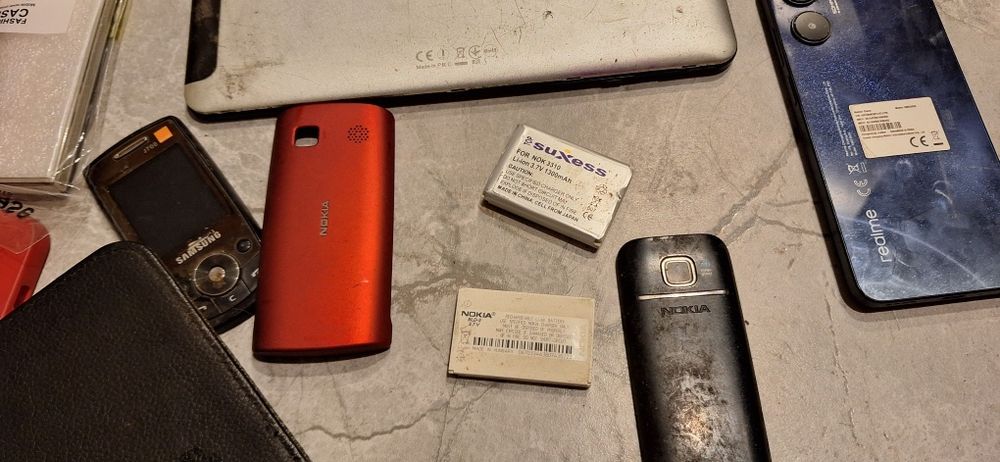 Stare części do telefonów