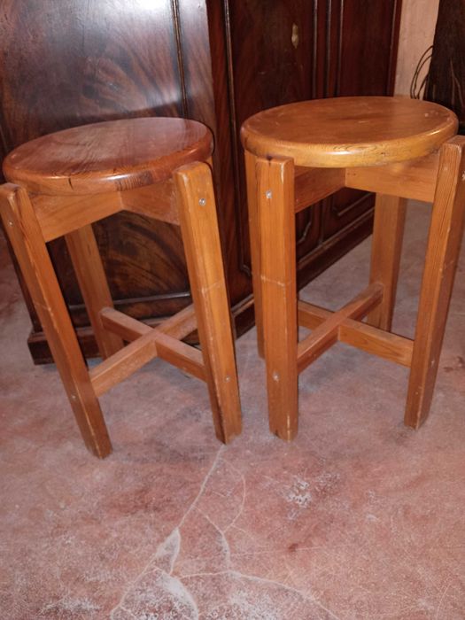 Taboret drewniany lakierowany