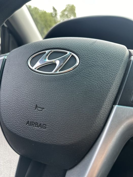 Hyundai Accent 2012