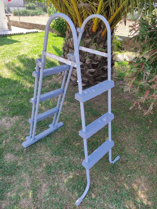 Escadas para piscina