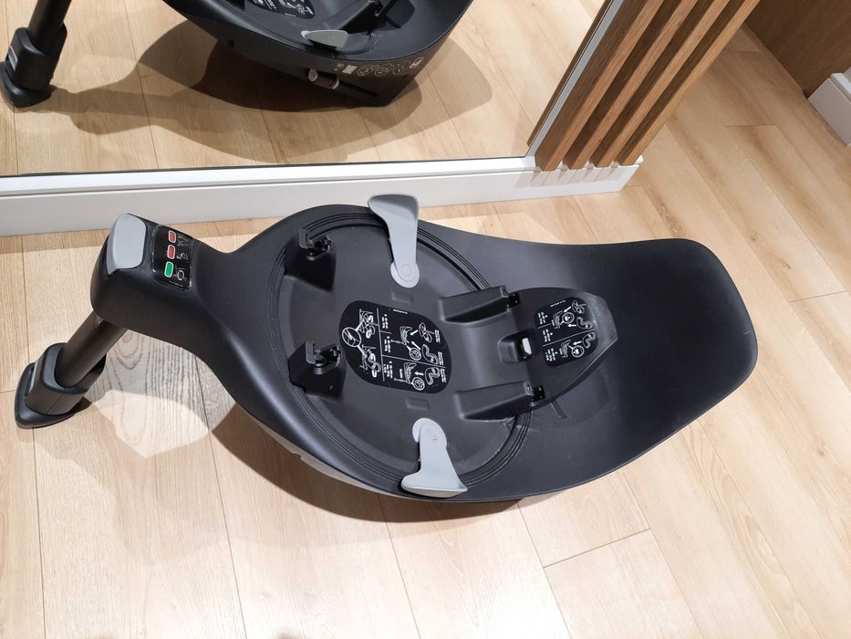 Fotelik Cybex Cloud T Plus z bazą isofix