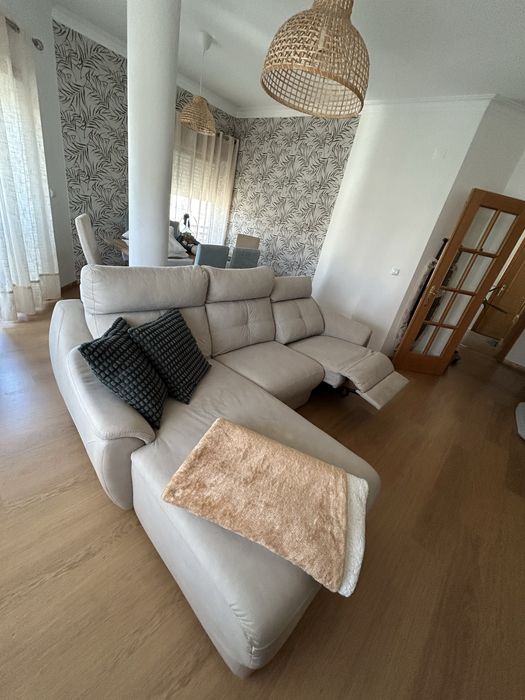 Sofa com chaise longue