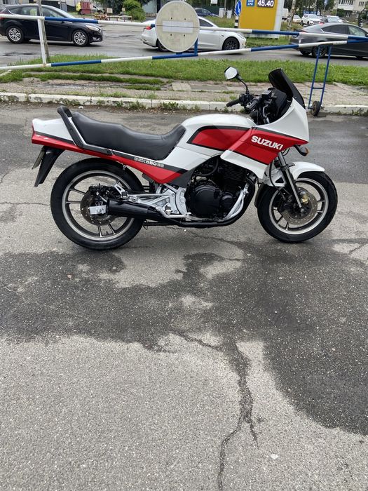 Suzukl GSX550ES