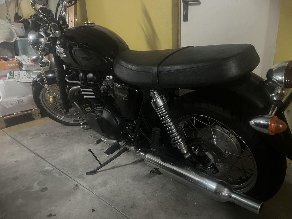 Triumpf  T100 Bonneville