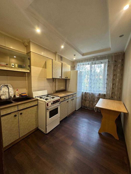 Продам 2к квартиру на Левобережном 2, переулок Крушельницкой 18