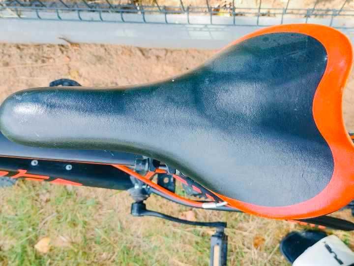 Rower Indiana czarno czerwony dla dzieci