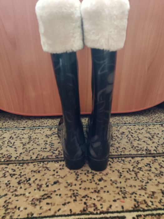 Продам резинові чоботи 37 розмір