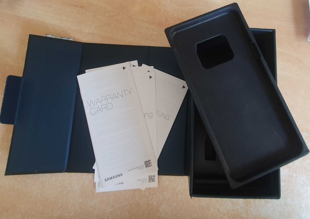 Samsung Galaxy S9 com caixa e acessórios