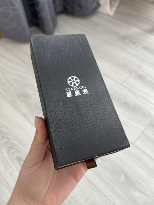 Годинник Starking