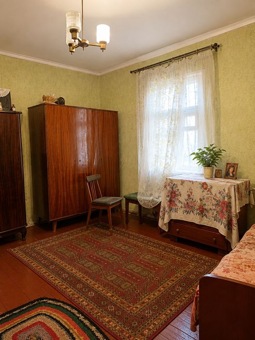Центр міста. Частина будинку