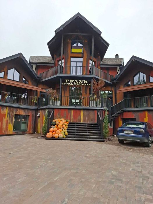 Продаю сучасний котеджний комплекс в серці Карпат! Працюючий бізнес.