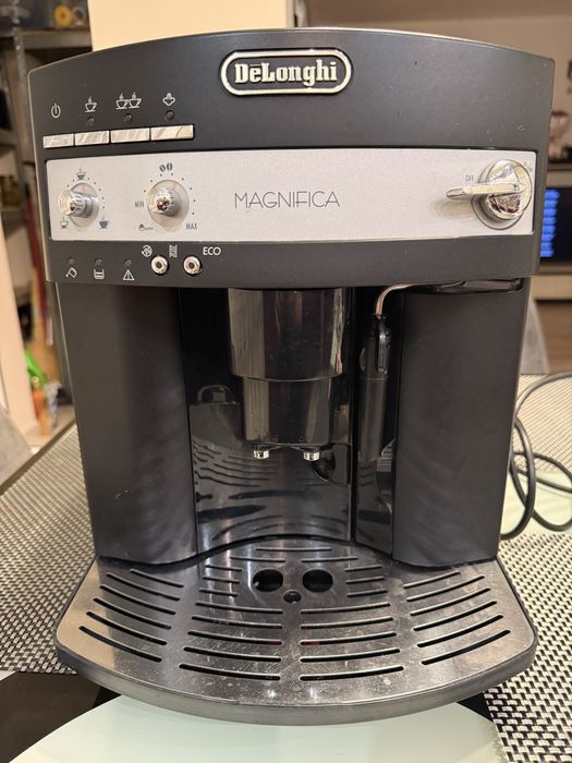 Кавоварка Delonghi Magnifica