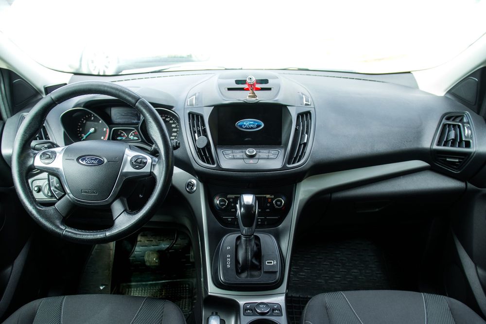 Ford Kuga 2015, дизель 2 л.
