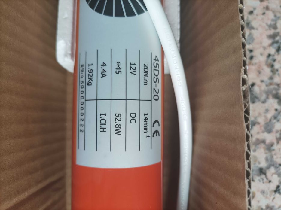 silnik nowy do rolet 45DS20Nm,12volt ,solary,kamper-na fi 60mm,8-kątna