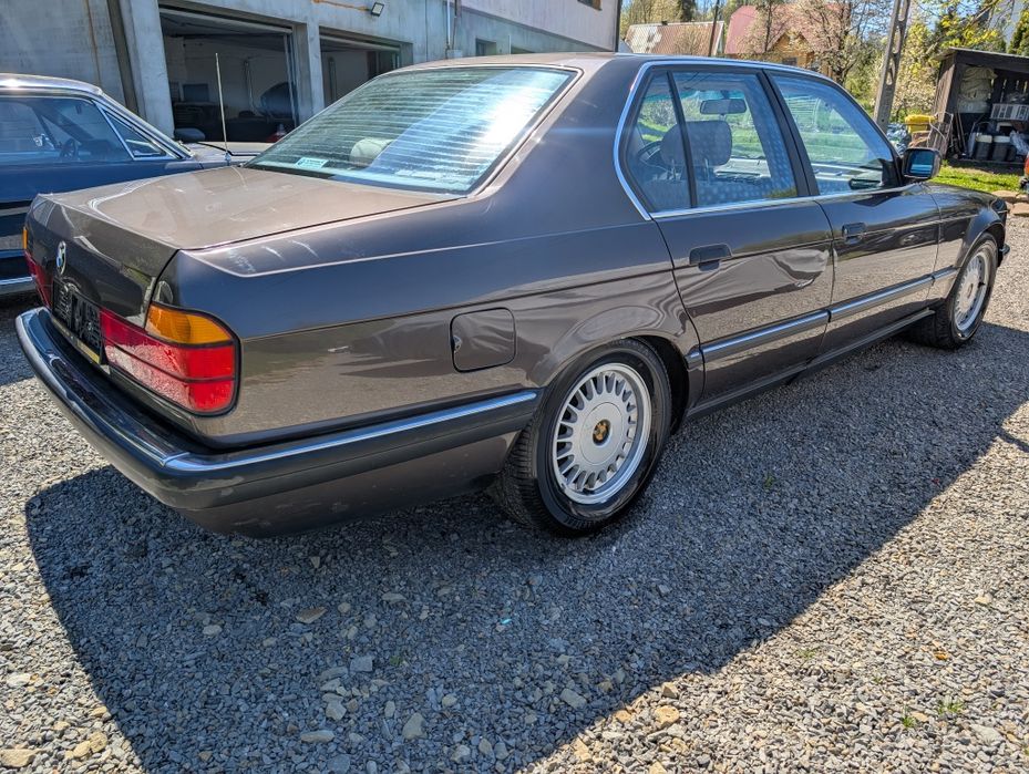 BMW E32 735i wolna od korozji