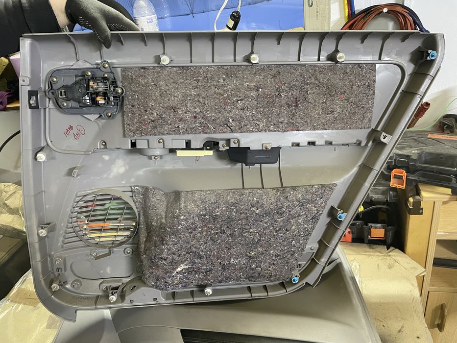 Дверні карти mitsubishi grandis