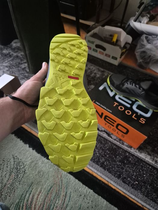 Orginalne Adidas Terrex R44 28 cm