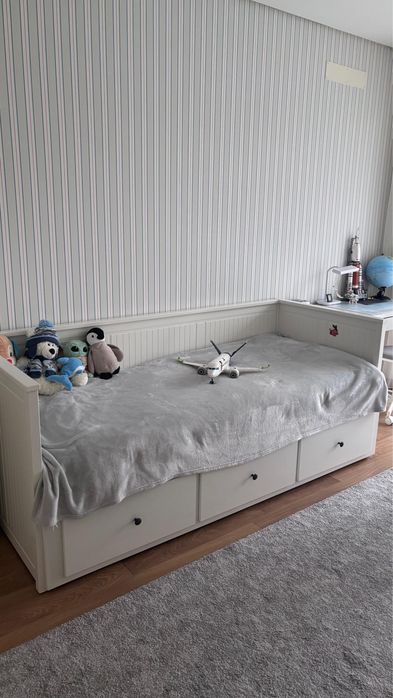 Cama de criança  + colchao novo 100x200  + secretaria