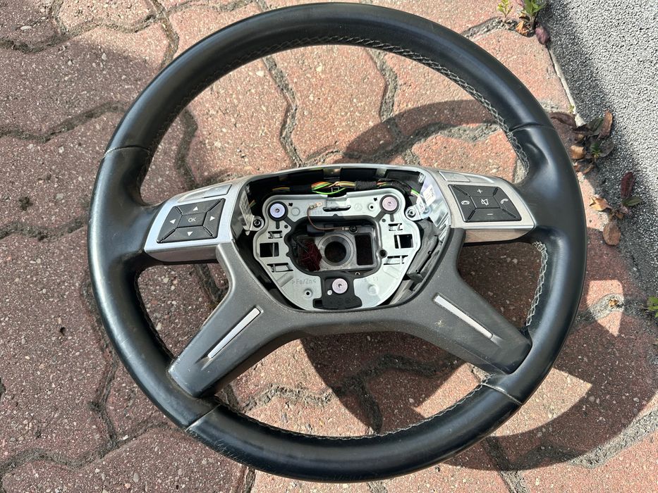 Mercedes C klasa W204 E klasa W212 LIFT kierownica 4 ramienna skórzana