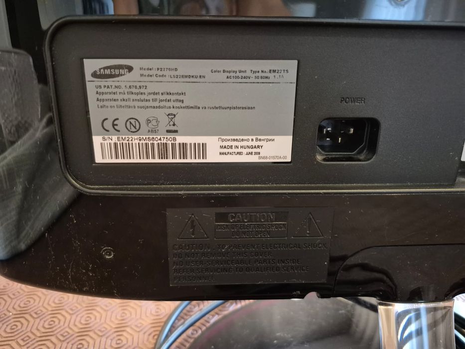 Monitor / TV Samsung T2270HD
