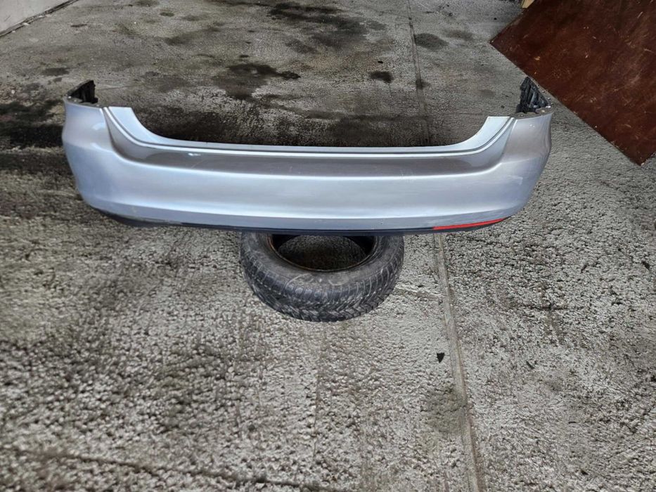 Zderzak Tył Tylny VW Golf V Kombi KD LAKIERU LA7W