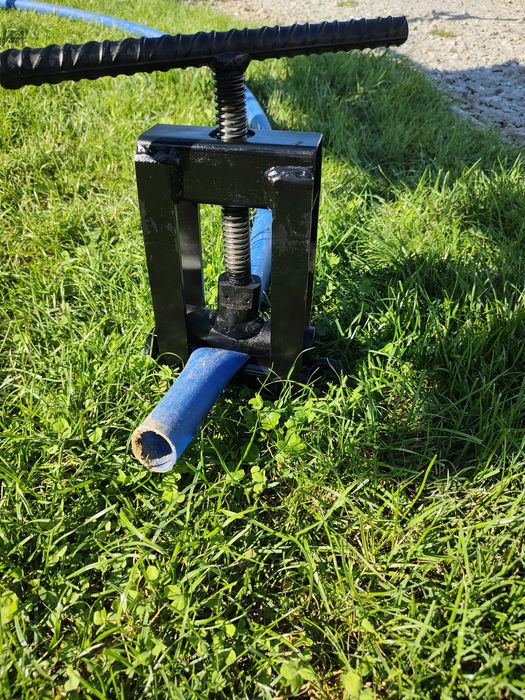 Zaciski do rur pe gaz woda